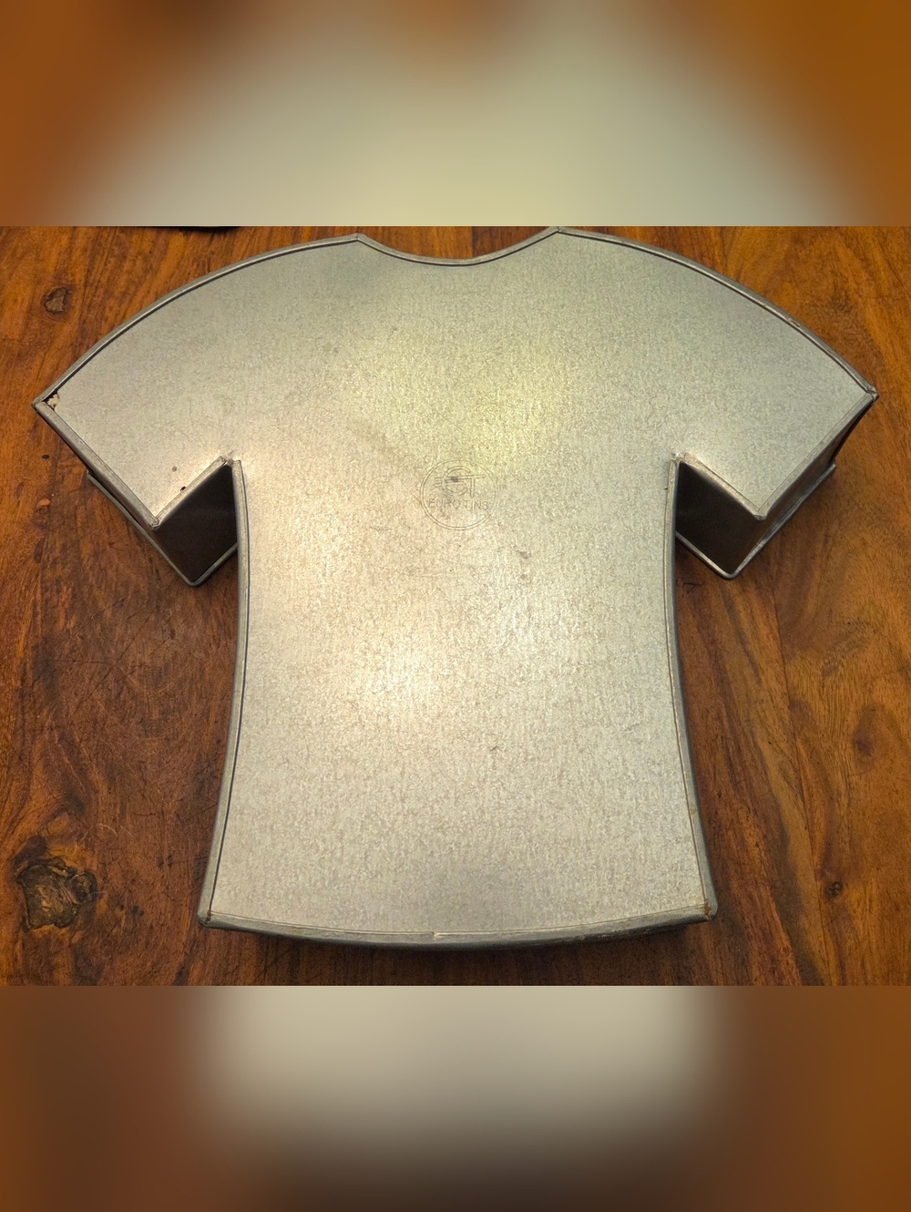 T-Shirt/Jersey Shaped Euro TIN Cake Pan